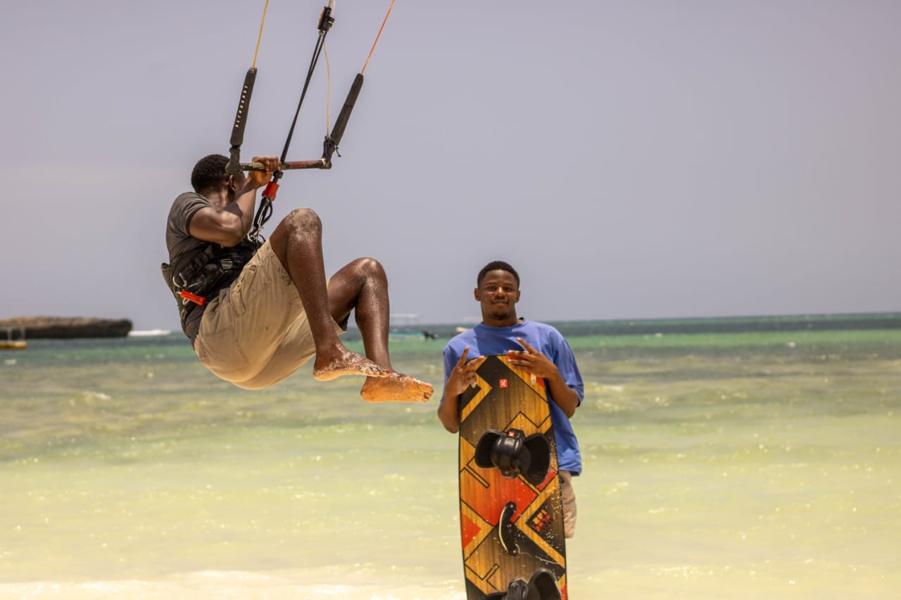 Kitesurfing